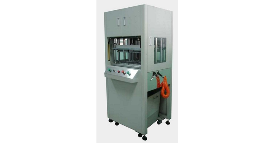 Станция обрубки литников